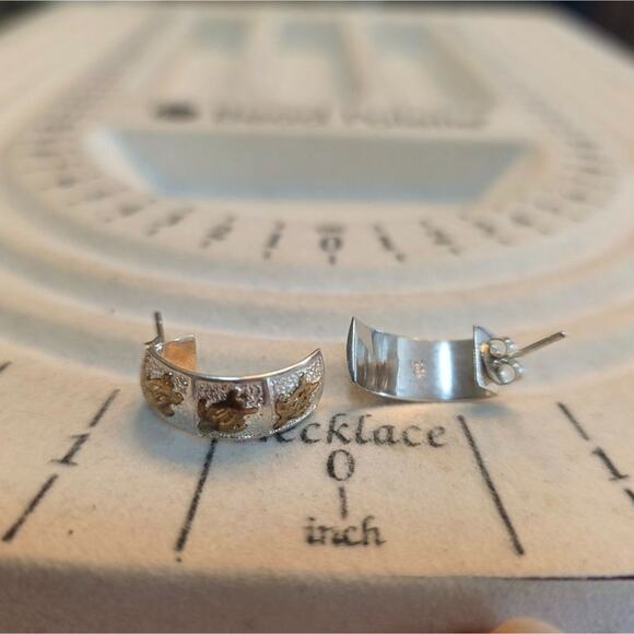 925 Sterling Silver Sea Turtle Motif Half Hoop Earrings - Picture 6 of 9